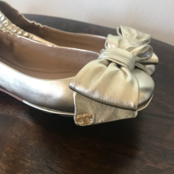 NWOT TORY BURCH LEATHER BOW SOFT GOLD FLATS - Picture 2 of 5